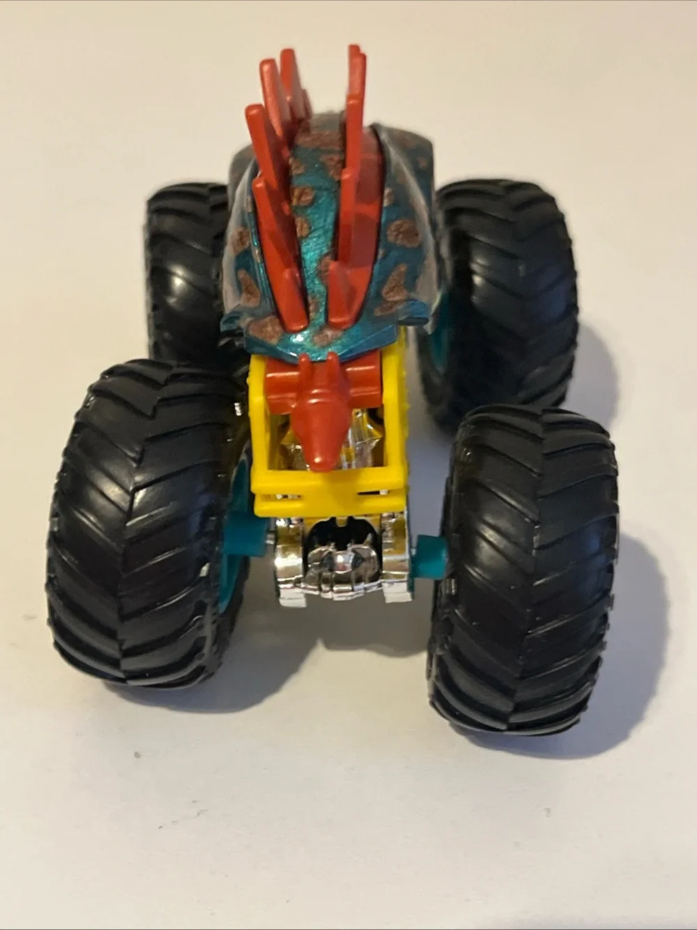 Hot Wheels Monster Truck Motosaurus & Dino Head Pull Back Vehicle 2 Trucks